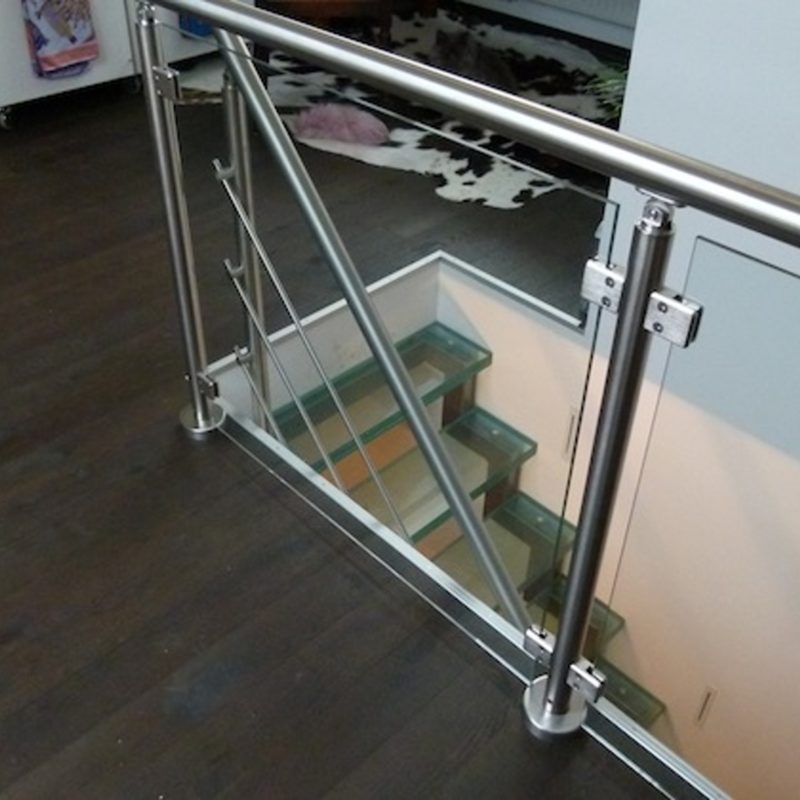 Glasgeländer1