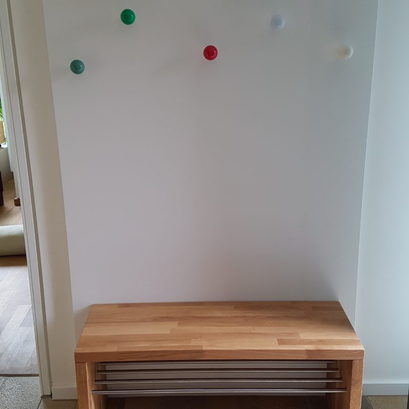 Gardrobe mit Hocker